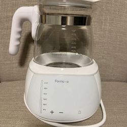 Formula Ready Baby Water Kettle.