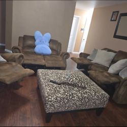 Living Room Set With Ottoman 