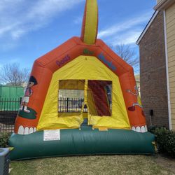Bounce House Party Setup 