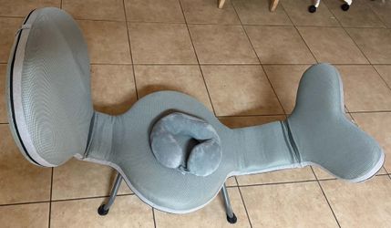 Reclining message chairs