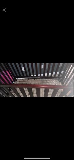 Non convertible Crib without mattress