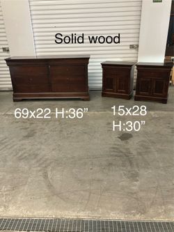 Solid  wood bedroom set dresser with two same nightstands set of three