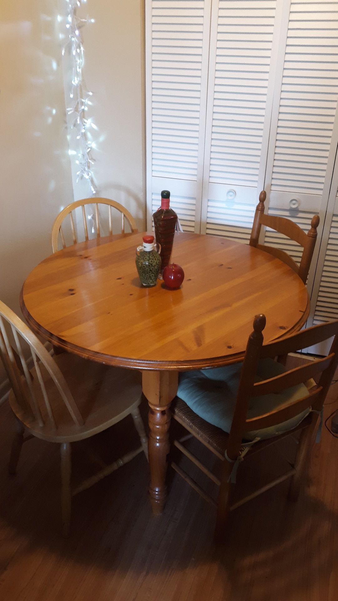 SOLID PINE KITCHEN TABLE SET