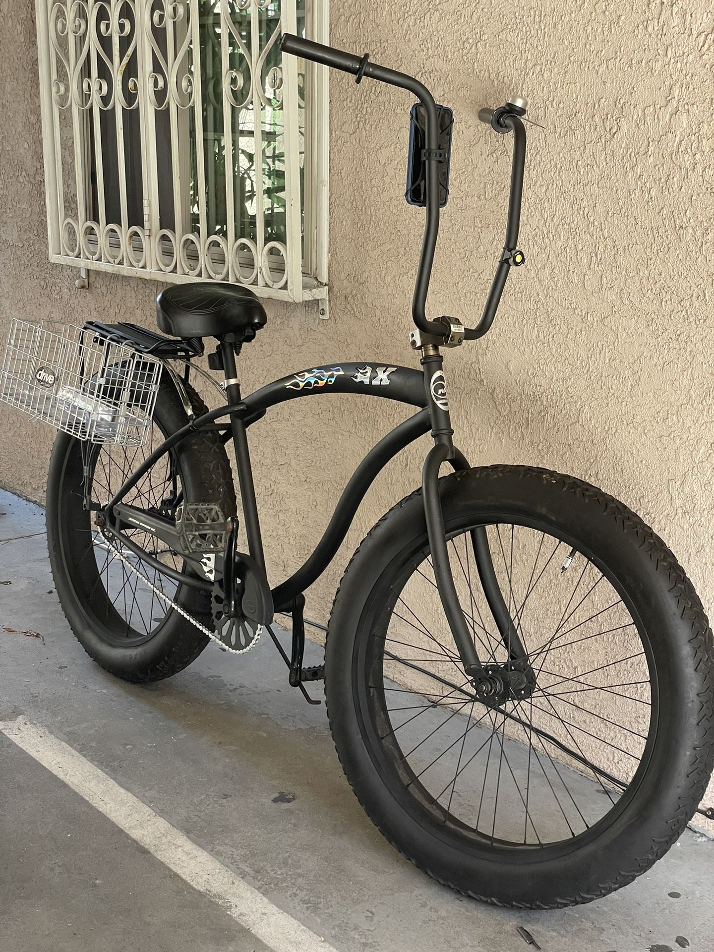 MICARGI LUXE GT 26" CRUISER FAT TIRE BIKE, PLEASE READ THE DESCRIPTION CAREFULLY BEFORE ASKING THANK YOU..
