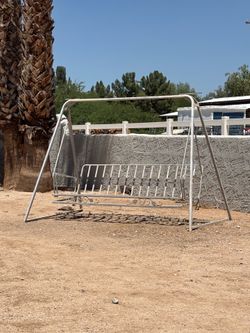 Vintage bench swing leaf design