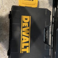 Dewalt Power Drill And Drill Bits Set