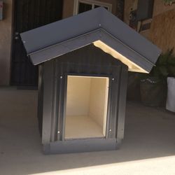 Insulated Metal Dog House 