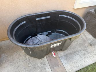 Rubbermaid Commercial 100 cold plunge