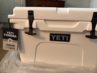 YETI Tundra 35 Cooler White