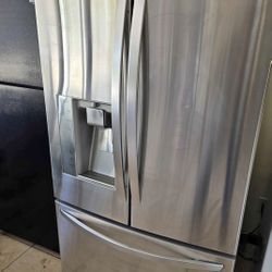 LG 30 Cubic Feet Stainless Steel Refrigerator 