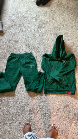 The Marathon Kids Green Hoodie & Sweatpants Set size Small/Medium 10/11 years