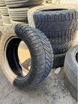 33’s 305/55/20 tire set