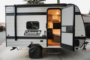 RV Trailer For Ssle