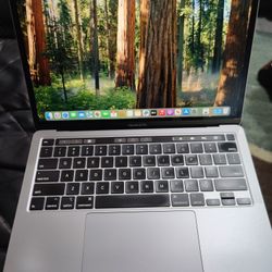 MacBook Pro 2020 13" Retina TouchBar Intel Quad Core i5, 8gb Ram 500GB SSD macOS Sequoia Charger 