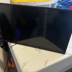 32 Inch Vizo With Remote 