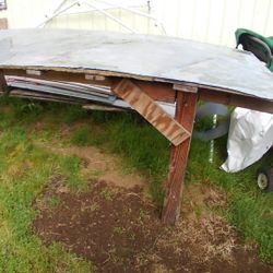 Metal and wood work tabke
