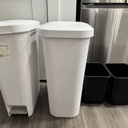garbage can ✖️4