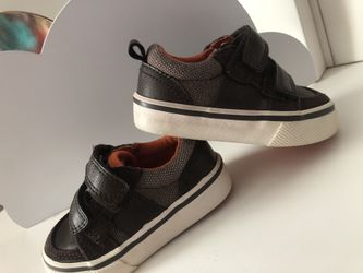 Boy shoes -size 4 ( infant)- worn once