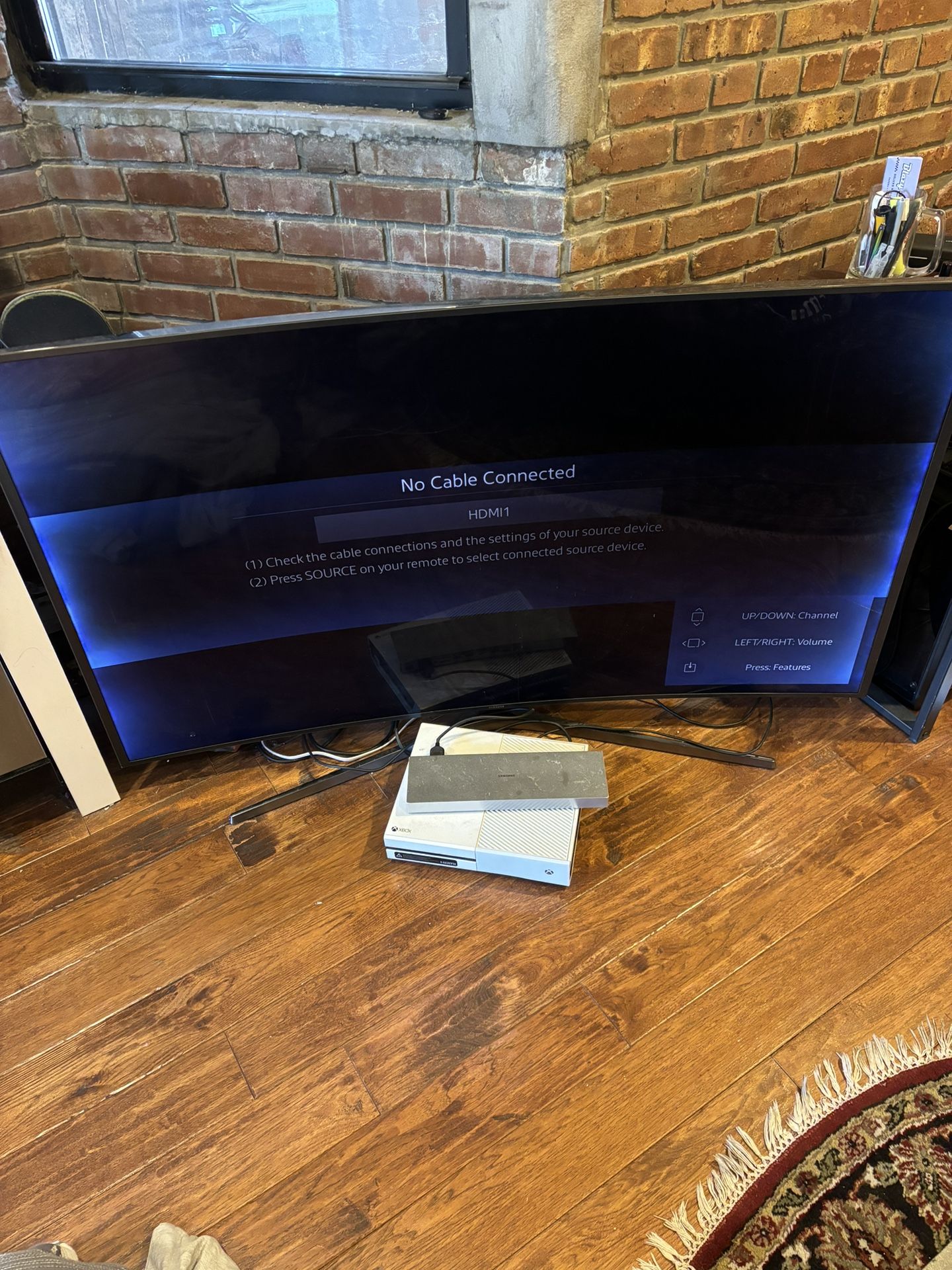 65” Samsung Curved 4k TV GREAT CONDITION with stand