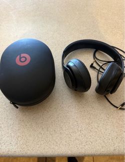 Beats by Dr. Dre Studio3 Wireless Over Ear Headphones
