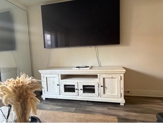 TV Console 74”