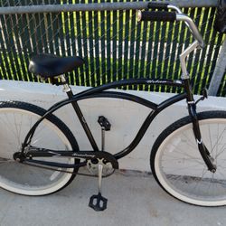 Beach Cruiser.     26"tires.      Firmstrong 