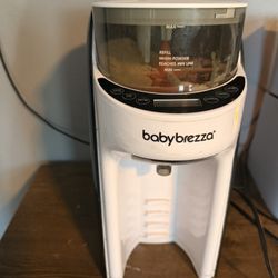 Baby Brezza  Formula Pro Advanced Formula Dispenser Machine - Automatically Mix a Warm Formula Bottle Instantly -