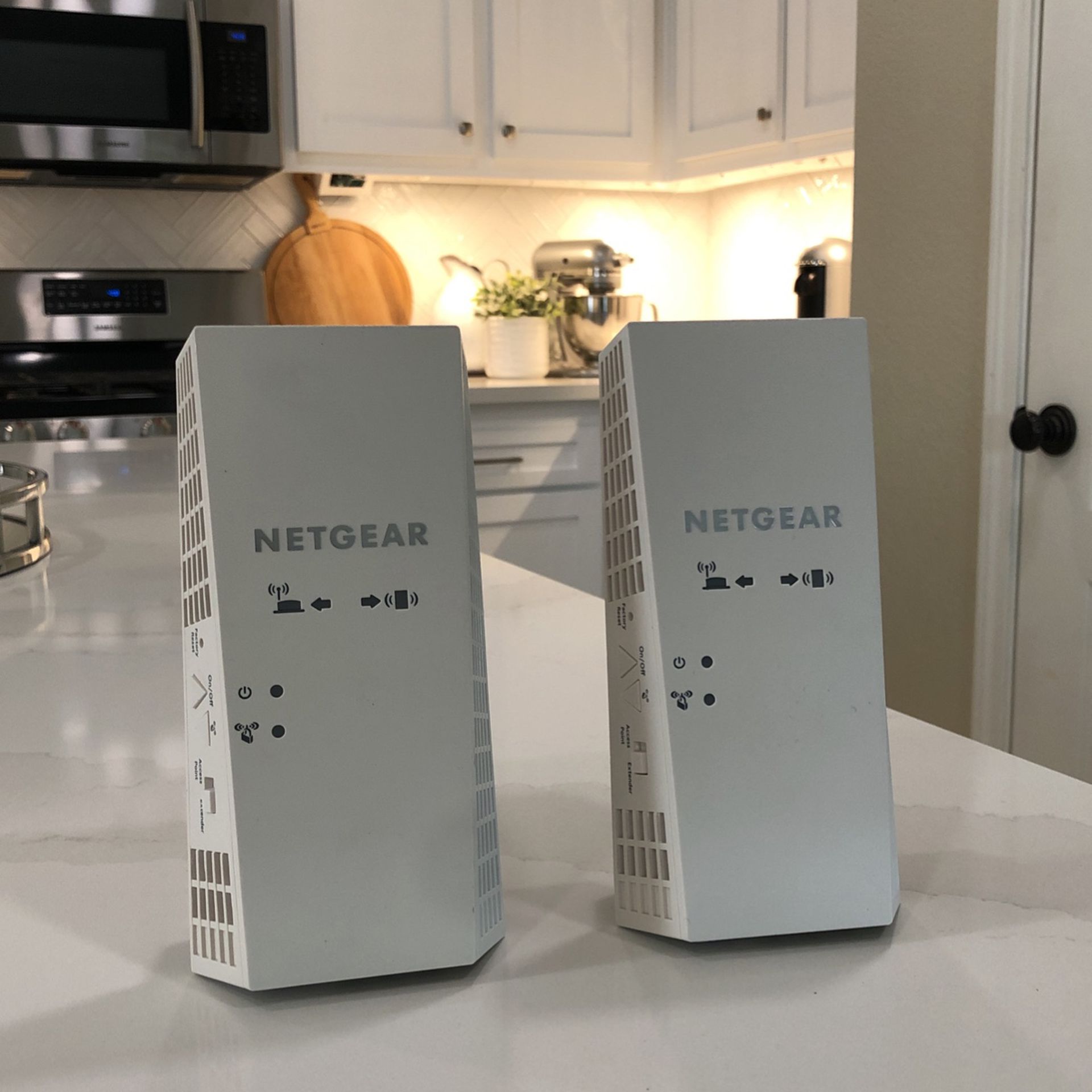 2 x Netgear WiFi Extender - NIGHTHAWK X4