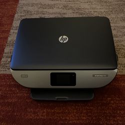 HP Photo All in One Printer And Photo Paper Included 