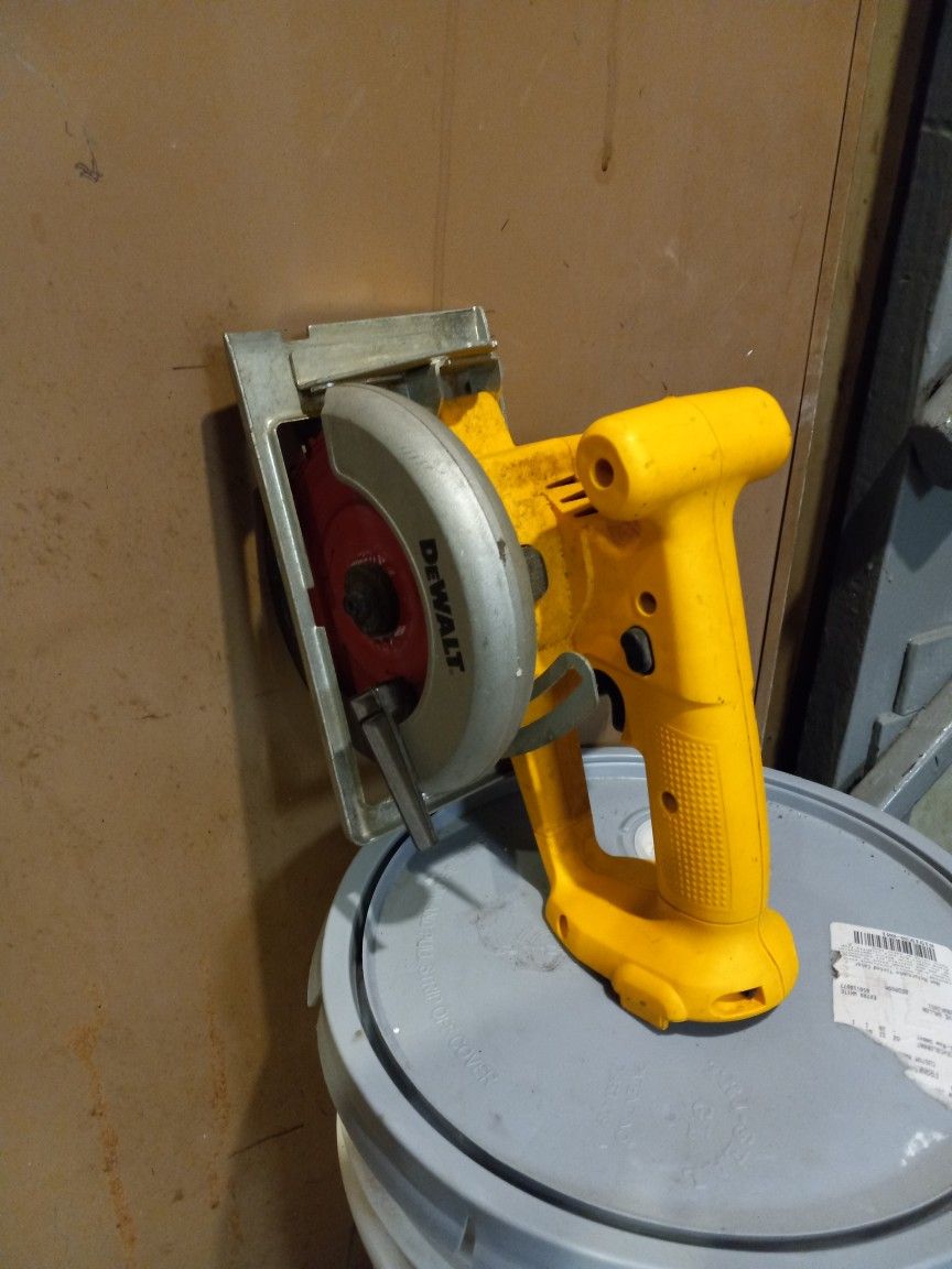 Dewalt 14.4v Saw