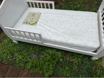 Toddler bed $25