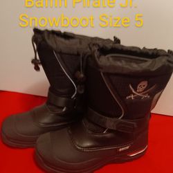 #207... Snow Boots Size 5