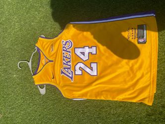 Kobe Bryant jersey