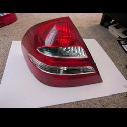 ✅ 2003-06 MERCEDES E320,E500, E55 AMG Left Tail Light OEM 211(contact info removed)