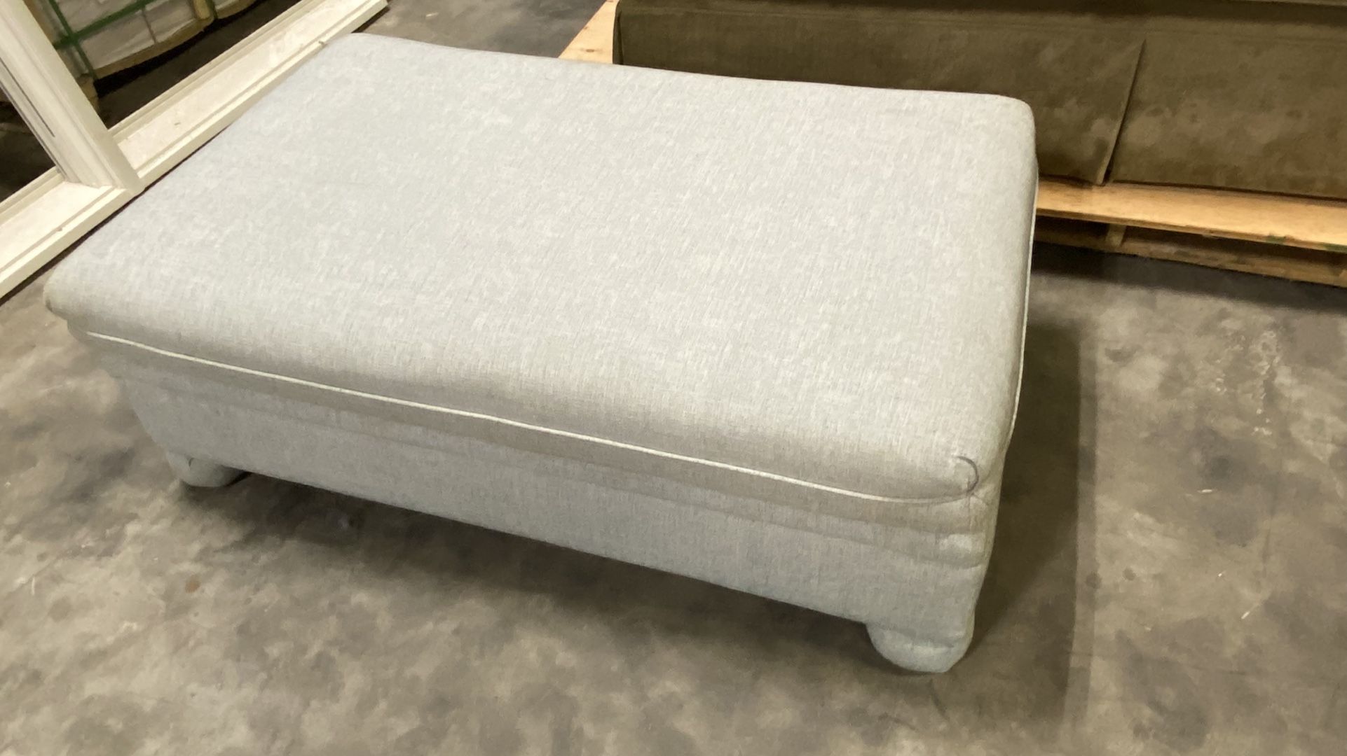 Upholstered rectangular ottoman 