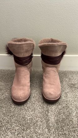 Ugg 8/1/2 very light purple