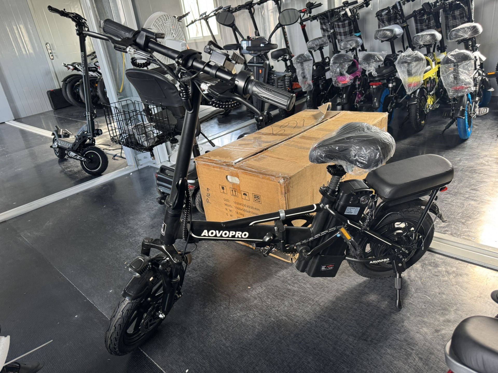 Electric folding bicycle