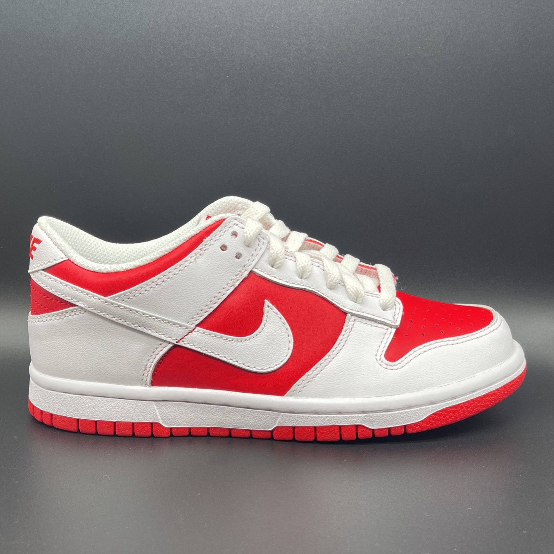 Nike Dunk Low Championship Red (2021) (GS) Sz. 4.5Y