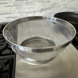 Colander -Large Fine Mist Stainless Steel Or BBQ Cover For Platters