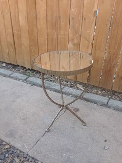 Small mirror end table gold/metal