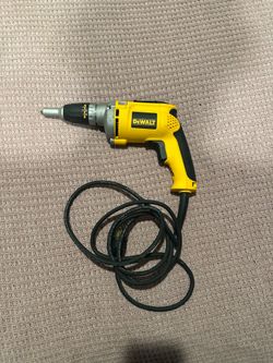 DEWALT 6.3 Amp Corded Variable Speed Reversible Drywall Screw Gun