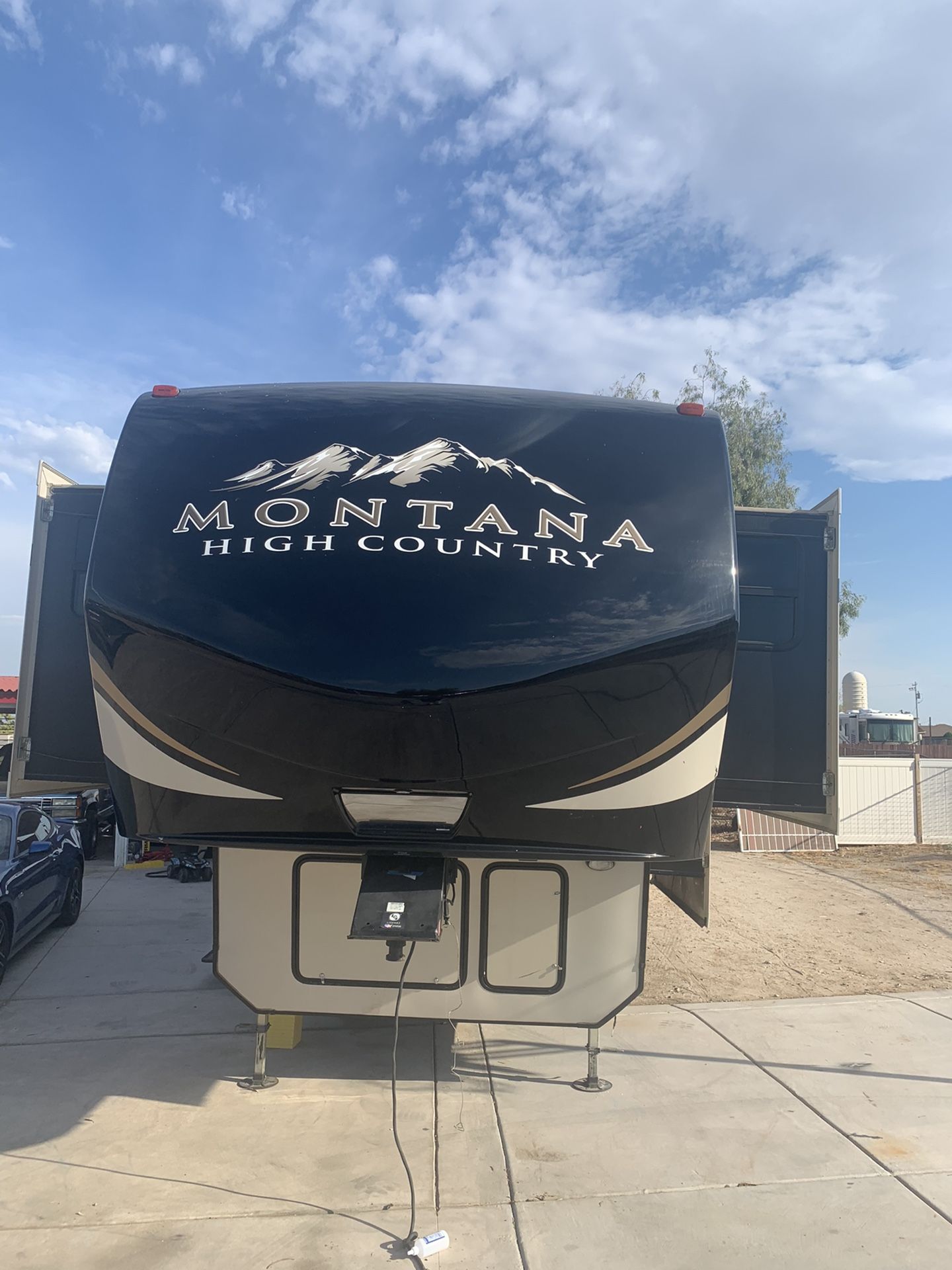 2017 Montana high country tri-axle for slides