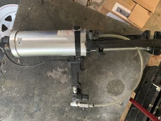 Cartridge bedliner gun