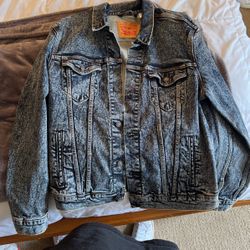 Dark Blue Levi Jean Jacket (Size Large) 