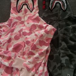 hoodies in stockton mediums 95$