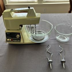 Vintage Oster Regency Controlled Power 12 Speed Kitchen Center Stand Mixer, very good condition, 2 size of bowls,2 beaters, 2 bread dough hooks.