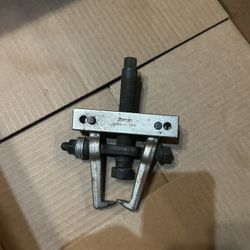 Snap On Puller In Great Condition 