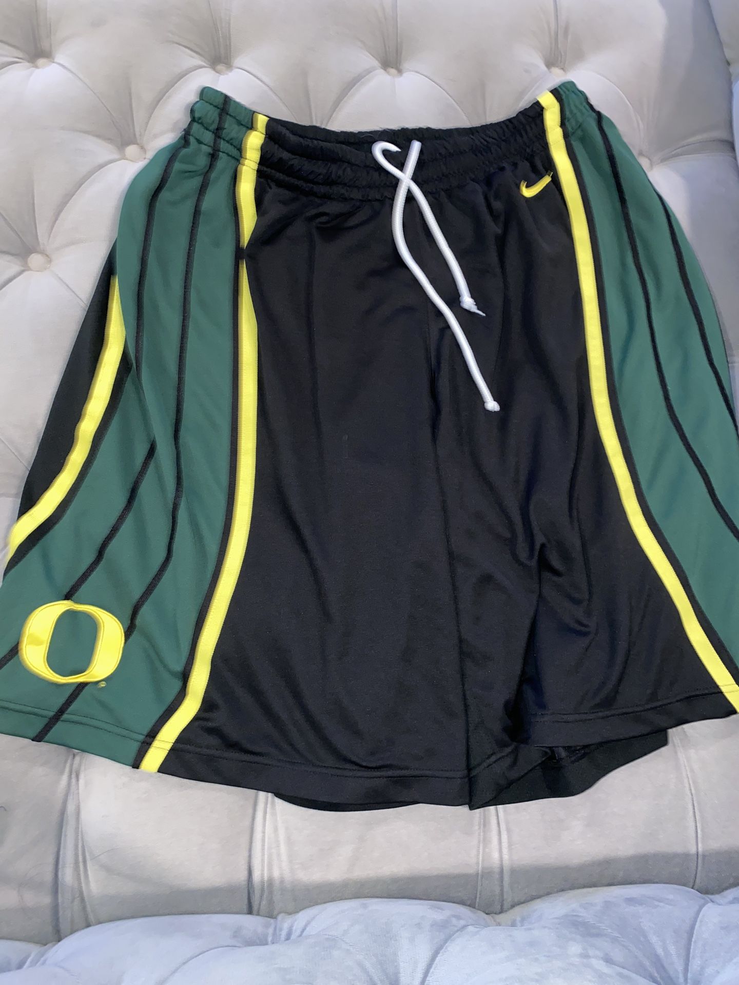 Mens XL Nike Basketball Shorts Oregon