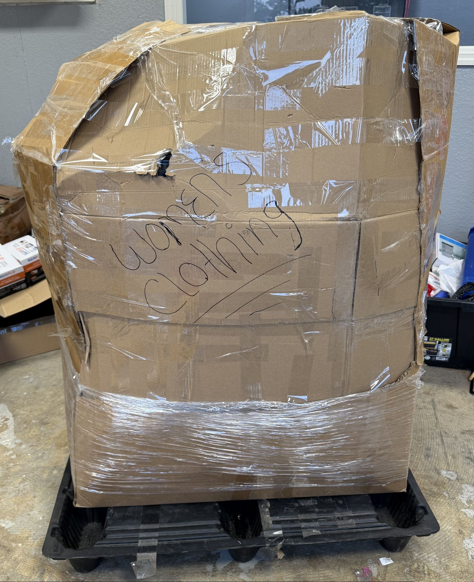 🔥 Bulk Women’s Clothing Pallet – 430+ New Pieces w/ Tags! 🔥