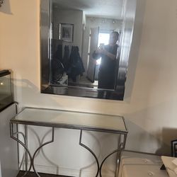 Mesa y espejo